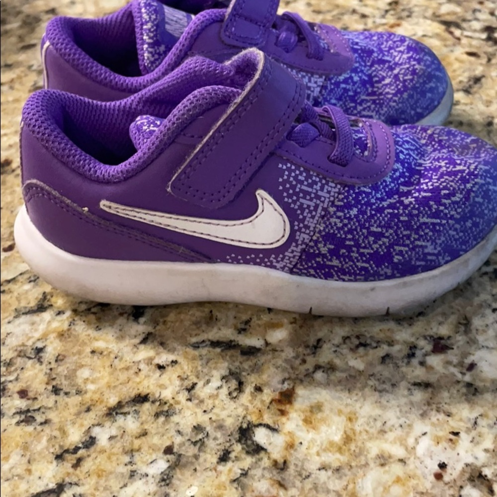 Nike toddler 8 c shoes